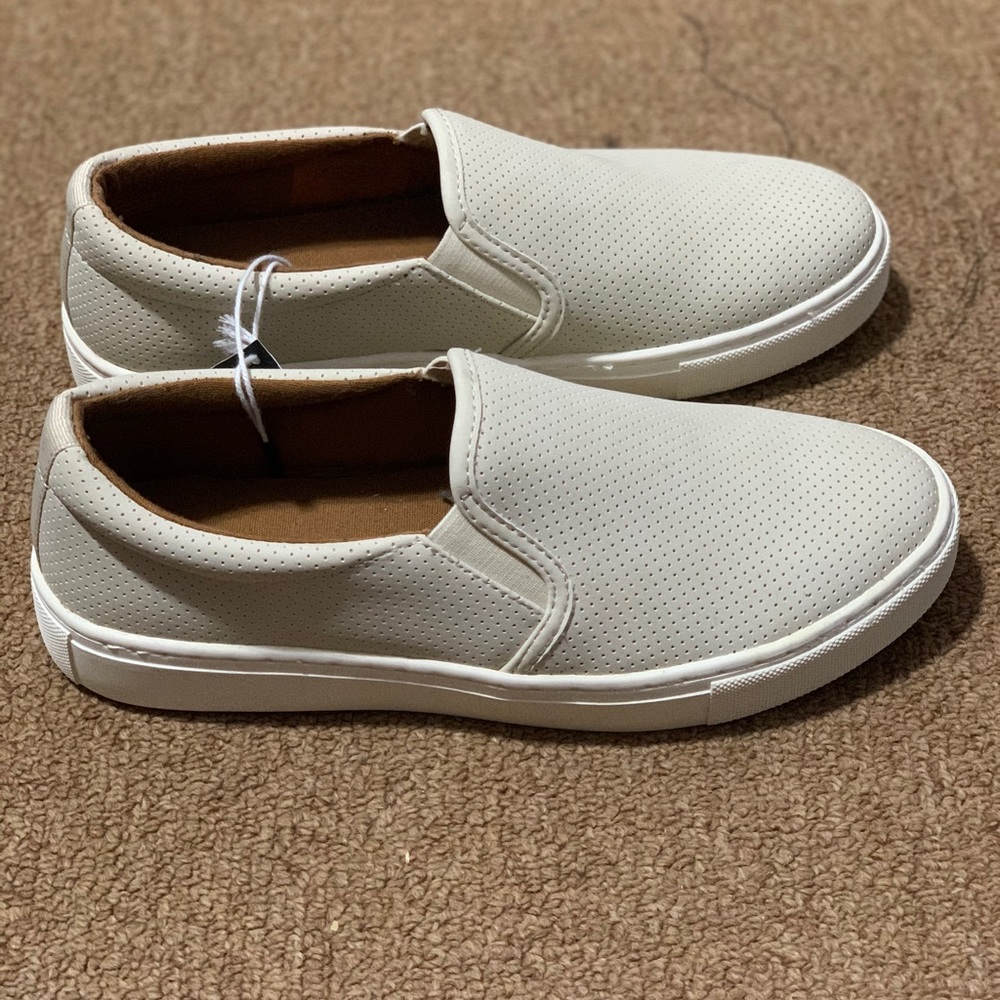 American Eagle size 7.5 Slip On Sneakers